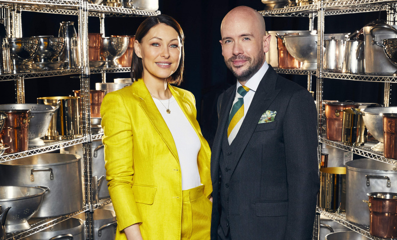 Η 4η σεζόν του Cooking with the Stars φιλοξενεί την Emma Willis και τον Tom Allen.