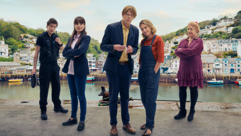 Kris Marshall DI Humphrey Goodmanina, Sally Bretton Martha Lloydina, Zahra Ahmadi DS:nä Esther Williams, Dylan Llewellyn PC Kelby Hartfordina ja Felicity Montagu toimistotukena Margo Martins Death in Paradise -spin-off-sarjassa Beyond Paradise