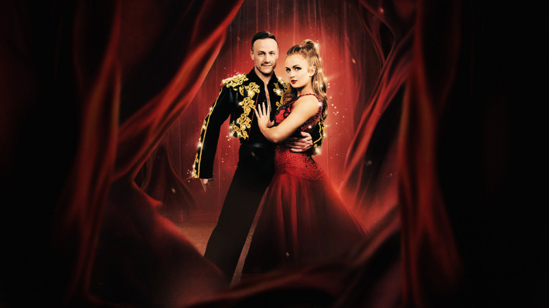   Maisie Smith ja Kevin Clifton