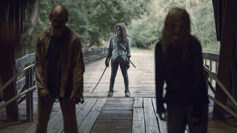 Michonne fångar en mycket viktig fånge i 'The Walking Dead' Midseason Premiere (RECAP)
