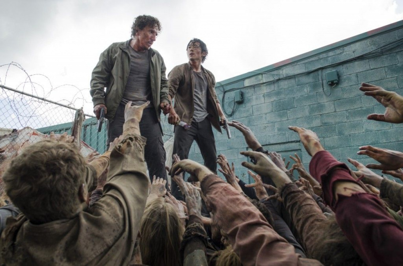 Glenn and Nicholas Dumpster - The Walking Dead