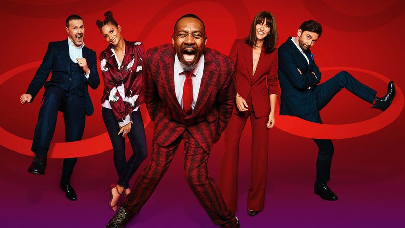 Ο Sir Lenny Henry και οι παρουσιαστές του Comic Relief 2021.