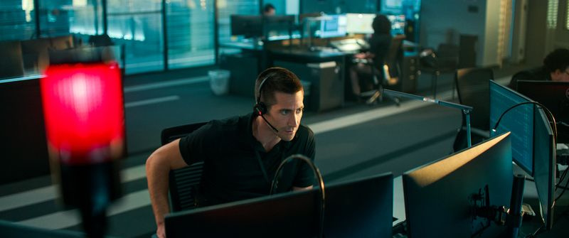 Jake Gyllenhaal spielt die Hauptrolle in The Guilty auf Netflix.
