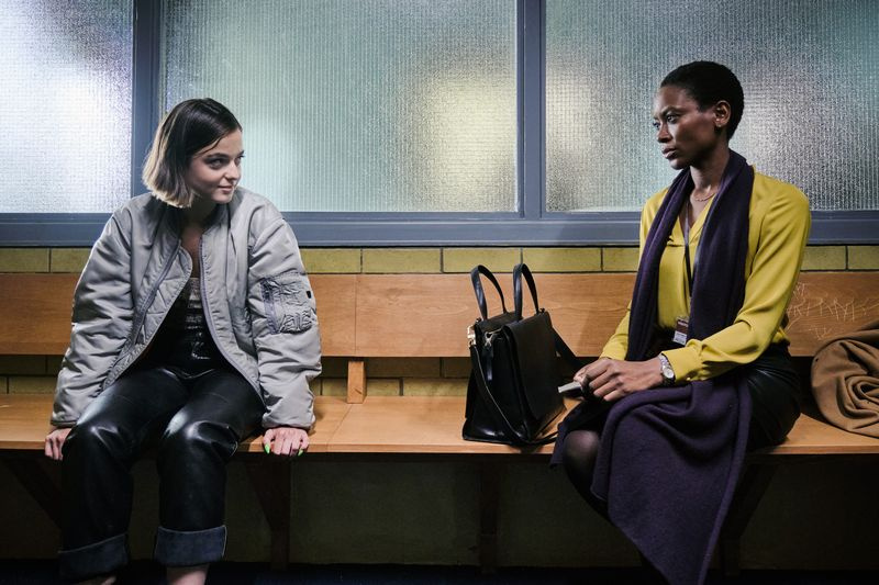 Τηλεόραση απόψε η Tracy Ifeacor και η Celine Buckens ως Cleo και Talitha