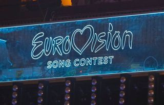 Το λογότυπο της Eurovision καθώς η Eurovision 2021 είναι ενεργοποιημένη.