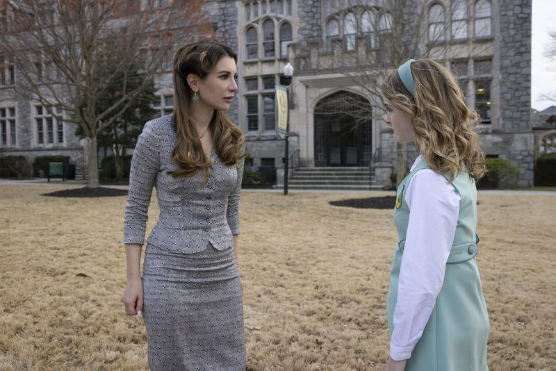 Nasim Pedrad v Just Beyond.
