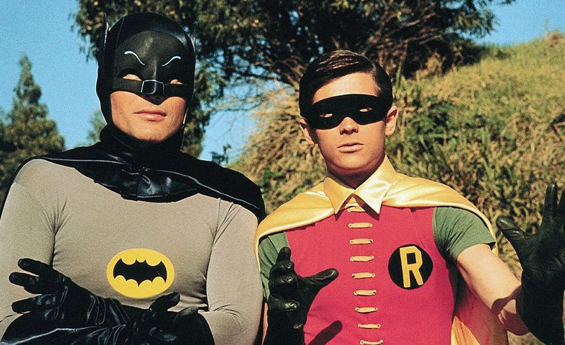 1960年代のテレビシリーズでバットマンとロビンとしてアダムウェストとバートウォード。