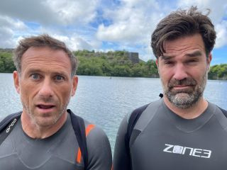 Ο Jason Fox με τον Rob Delaney κατά τη διάρκεια του Foxy