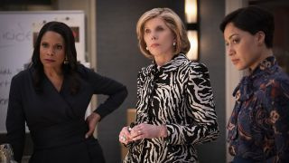 Από αριστερά, η Audra McDonald ως Liz Reddick. Christine Baranski ως Diane Lockhart? Cush Jumbo ως Lucca Quinn in