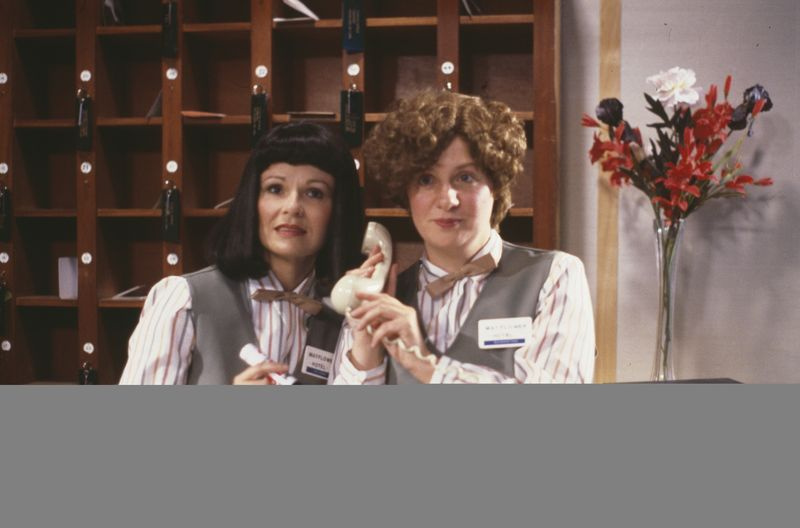 Julie Walters in Victoria Wood na snemanju leta 1987.