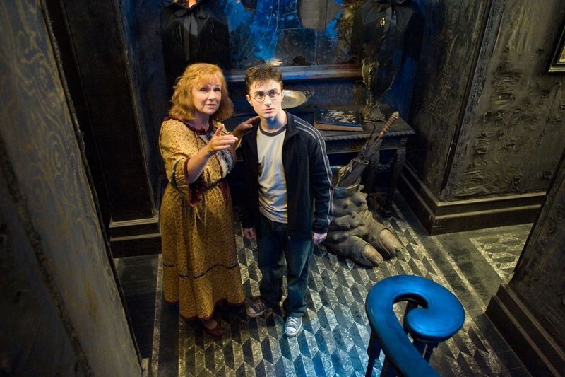 Julie Walters in Daniel Radcliffe.