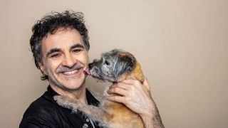 Noel Fitzpatrick med Keira för Supervet Special: Saving My Dog