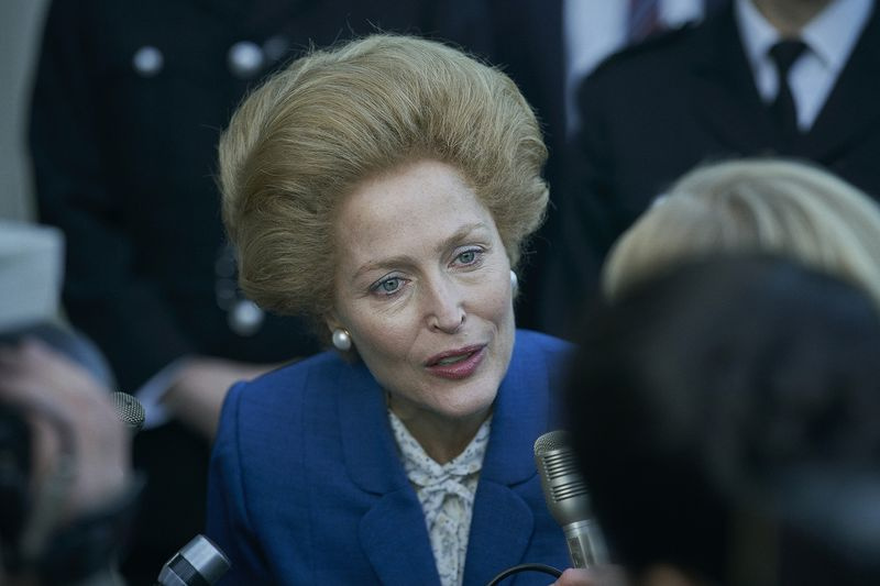 クラウンのマーガレット・サッチャー首相としてのジリアン・アンダーソン。