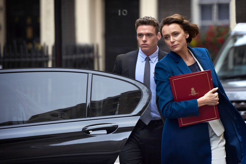 Ο Richard Madden και ο Keeley Hawes ως σωματοφύλακας David Budd και η υπουργός της κυβέρνησης Julia Montague.