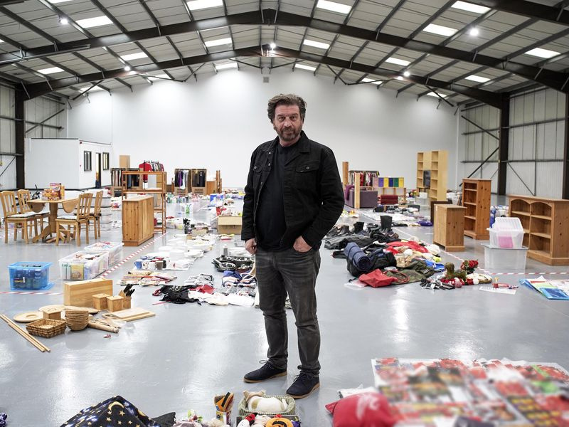 Nick Knowles Ștergerea casei mari