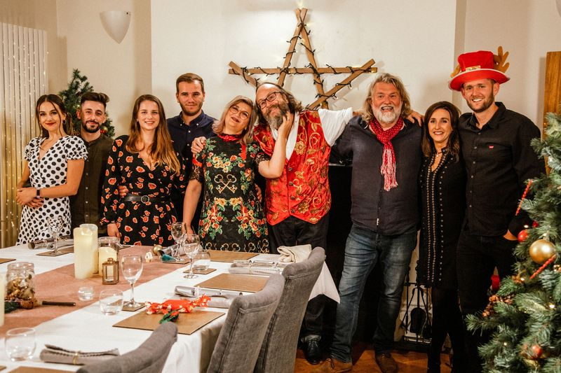 Δύο οικογένειες μαζί. Μπορούν ο Dave και ο Si να φτιάξουν ένα χριστουγεννιάτικο άλμα για να πεθάνουν;