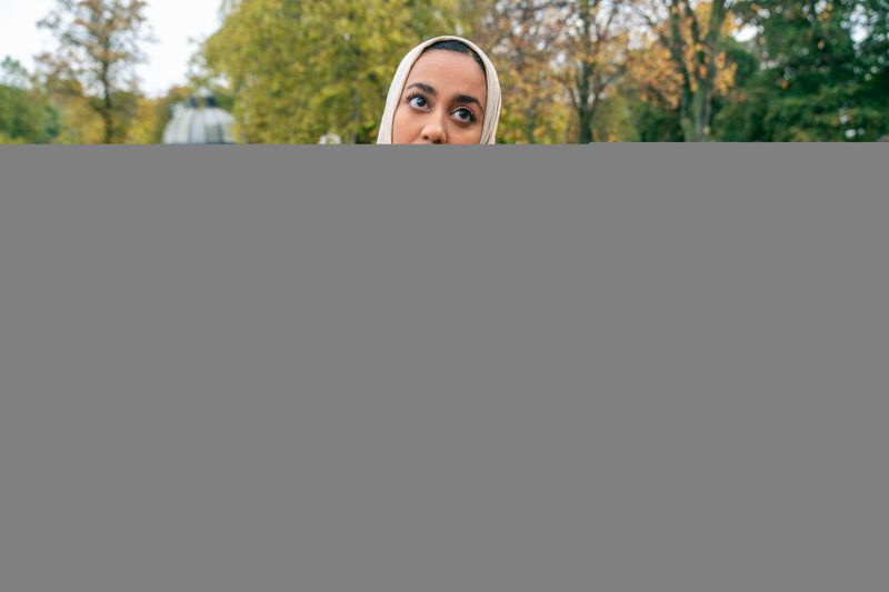 Η Anjana Vasan ως Amina στο We Are Lady Parts.