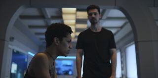 Dominique Tipper și Steven Strait în sezonul 5 al