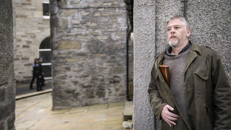 Ο ηθοποιός των Shetland Stephen McCole ως Logan Creggan