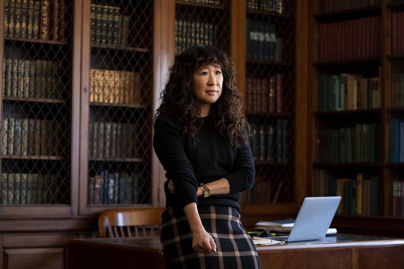 Sandra Oh in de stoel op Netflix.