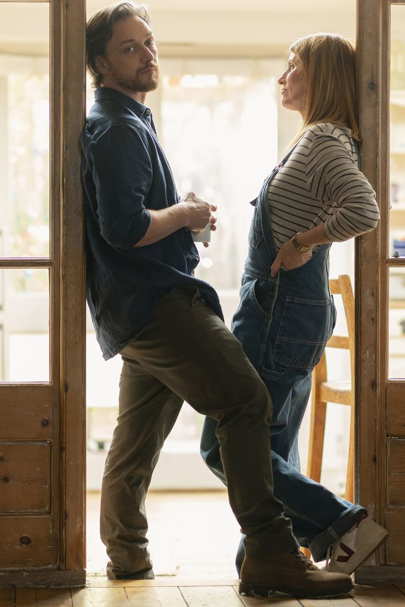 James McAvoy et Sharon Horgan dans Ensemble