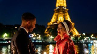 Lily Collins și Lucien Laviscount în sezonul 2 Emily in Paris