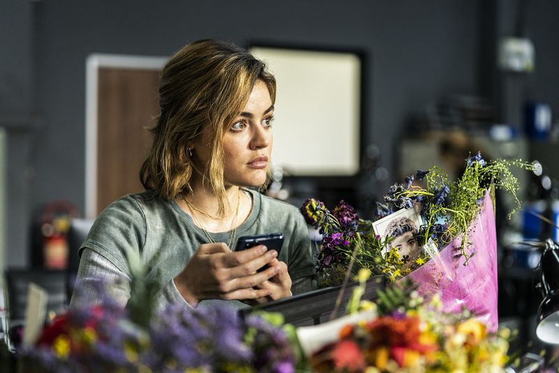 Lucy Hale, amerikanische Kriminalpolizistin Lake Edmunds in Ragdoll.