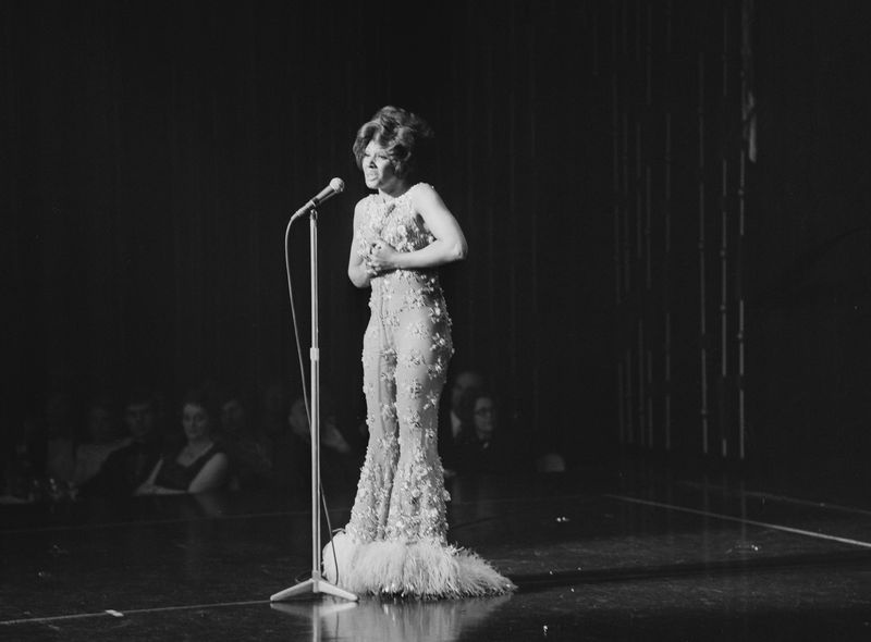 Η Shirley Bassey φορούσε το catsuit στα χρόνια της ακμής της.