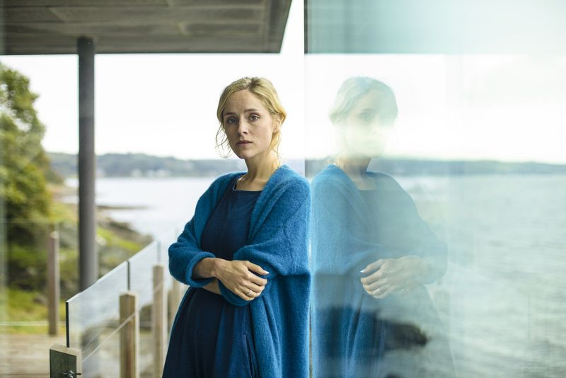 Η Sophie Rundle ως Emily στο The Nest