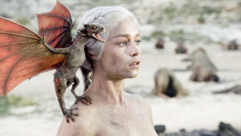 ゲーム・オブ・スローンズはNetflixにありますか？ゲーム・オブ・スローンズシーズン1のDaenerysTargaryenとしてのエミリアクラーク。