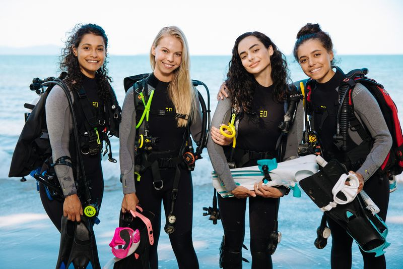 Distribuția Dive Club.