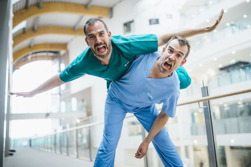 Gemenii și doctorii Chris și Xand van Tulleken.