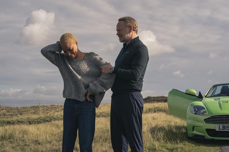 Cush Jumbo ja Jared Harris elokuvassa The Beast Must Die.