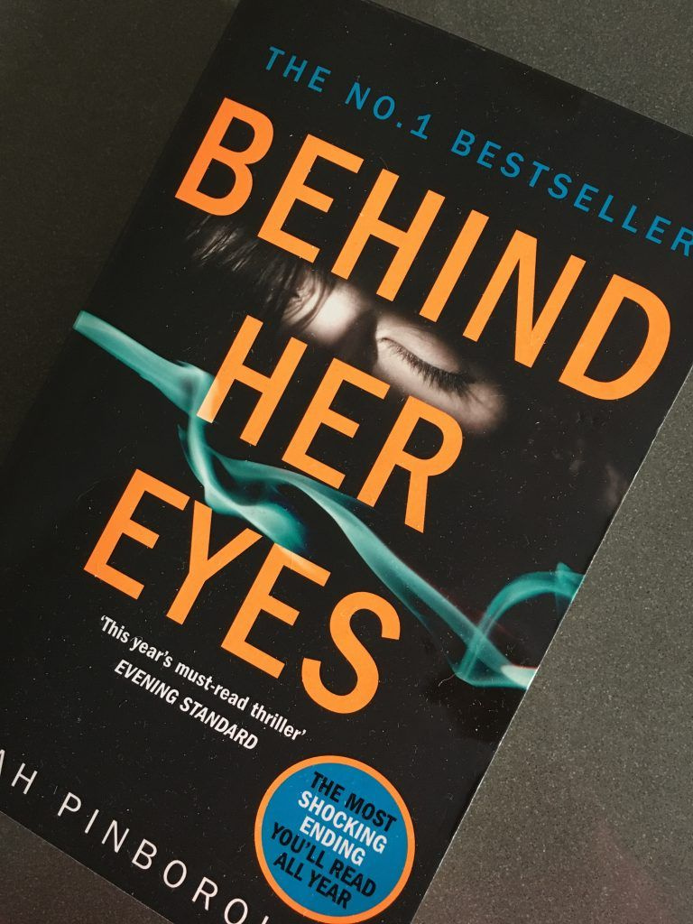 Behind Her Eyes -romaanin kansi