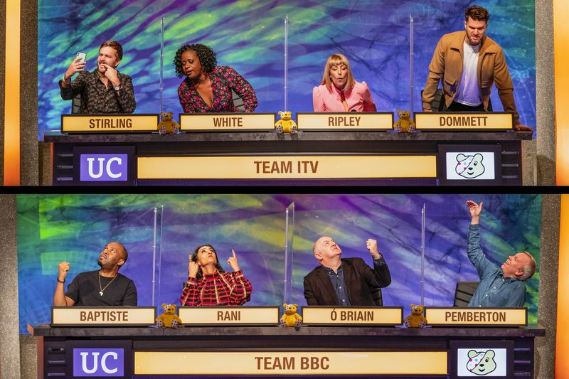 Iain Stirling, Charlene White, Fay Ripley, Joel Dommett, Dane Baptiste, Anita Rani, Dara Ó Briain e Steve Pemberton sul set di University Challenge