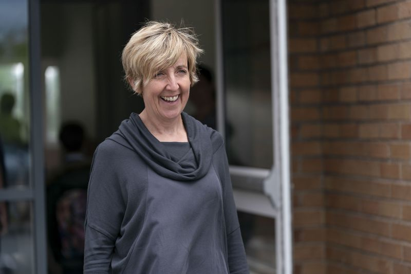Julie Hesmondhalgh elokuvassa The Pact.