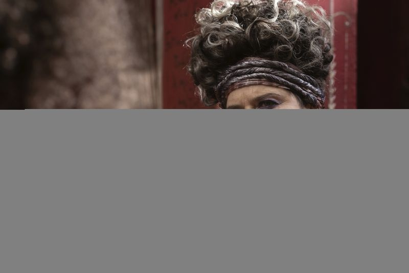 Isabella Rossellini bordellin omistajana Balbina sisään