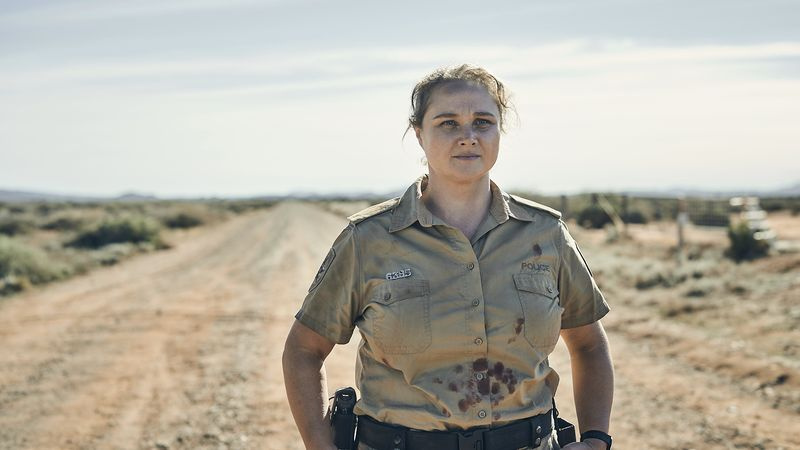 Danielle Macdonald dans Le Touriste.