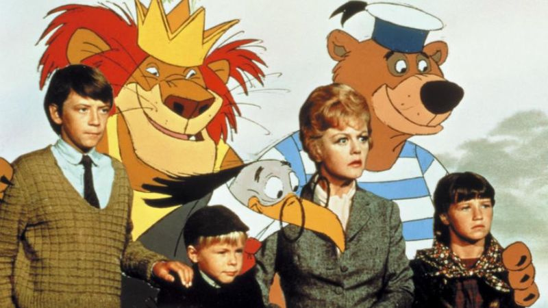 Animerte dyr omgir en overrasket live action-familie