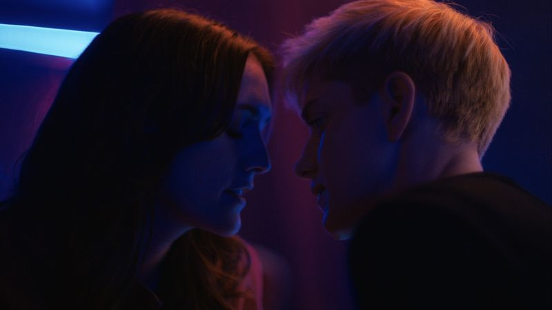 Charlotte Ritchie und Mae Martin in Feel Good.