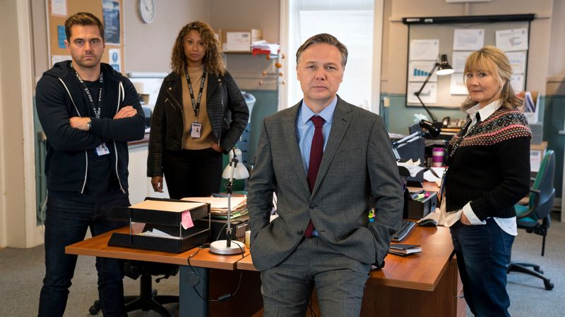 Innocent Season 2 - MICHAEL STEVENSON ως Green, LAURA ROLLINS ως Paine, SHAUN DOOLEY ως Braithwaite και JANINE WOOD ως Hollins.