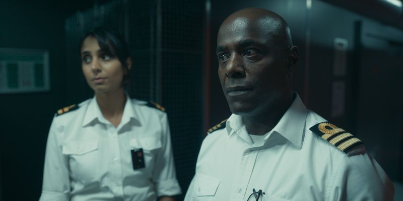 原潜ヴィジルのアンジー・モヒンドラとパターソン・ジョセフ。