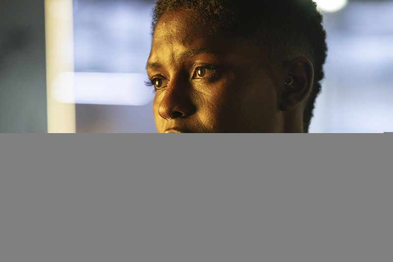 Jodie Turner-Smith interpreta il tenente Cmdr. Karen Greer dentro