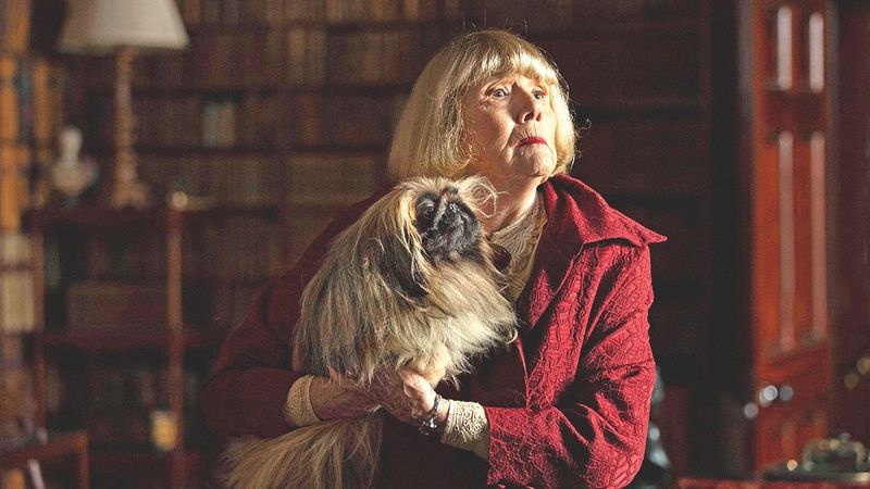 大小すべての生き物のダイアナ・リグ