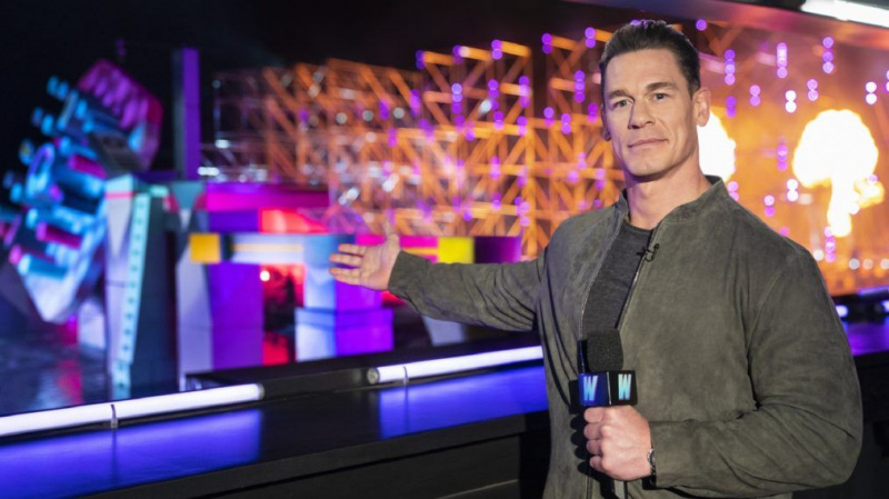 'Wipeout' Cohost John Cena beim TBS-Neustart – und ob er den Kurs versucht hat