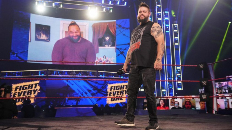 Kevinas Owensas ir Bray Wyatt