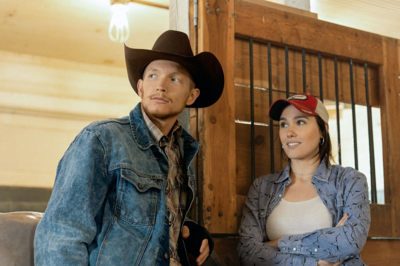 Jefferson White Eden Brolin Yellowstone Temporada 3 Jimmy Mia